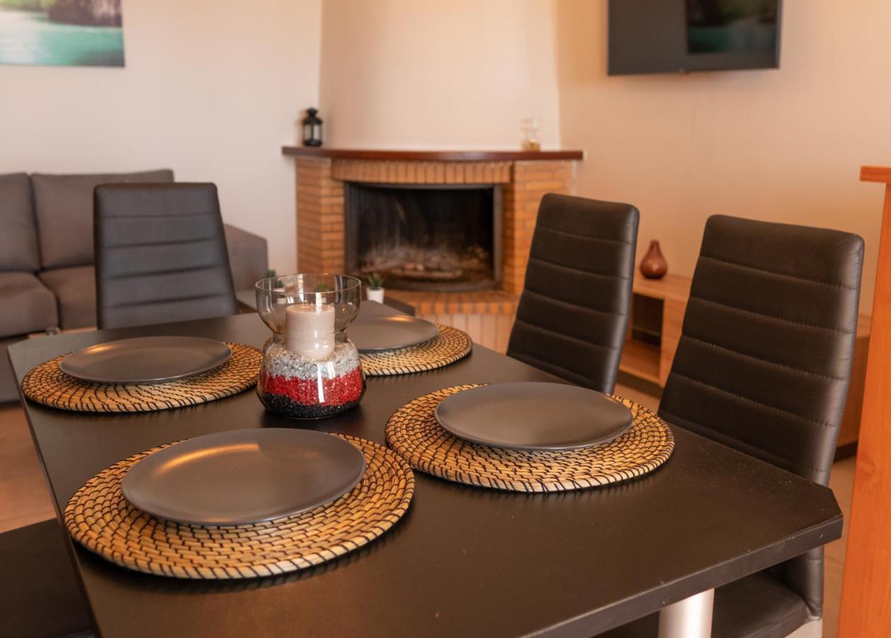 John'S Apartments Каристос Екстериор снимка