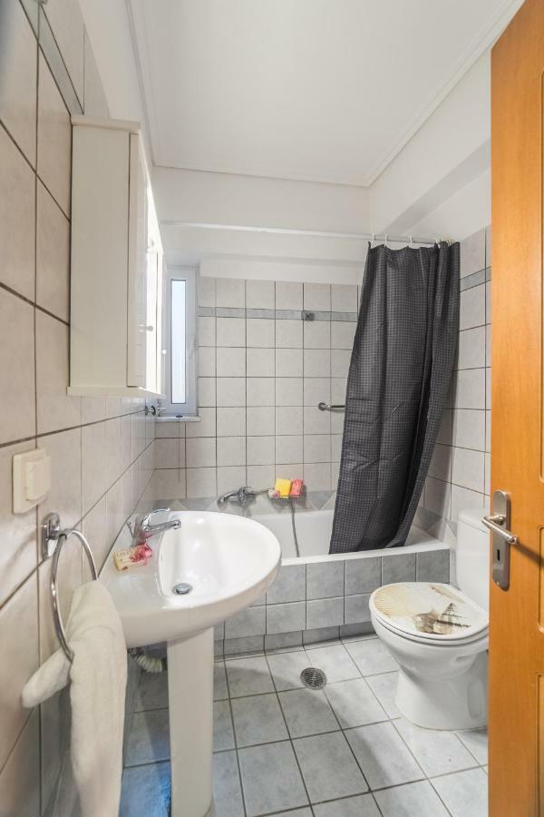 John'S Apartments Каристос Екстериор снимка